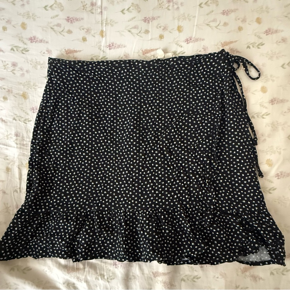 La Hearts Black and White Ruffled Wrap Mini Skirt